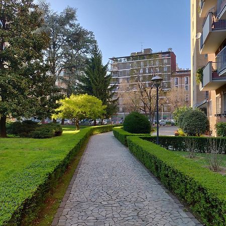 Exclusive Rooftop Apartment With Large Terrace In Solari/Tortona Milano Eksteriør billede